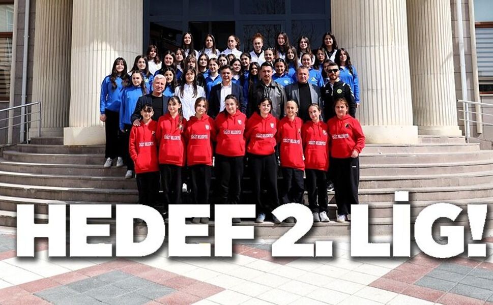 SÖĞÜT SPOR VOLEYBOL TAKIMI'NI MAKAMINDA KABUL ETTİ