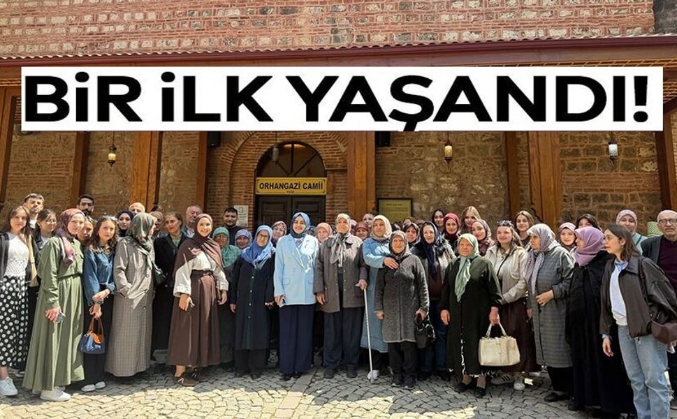 ŞEYH EDEBALİ TÜRBESİ'Nİ HİÇ ZİYARET ETMEMİŞ YAŞLILARA ÖĞRENCİLER EŞLİK ETTİ